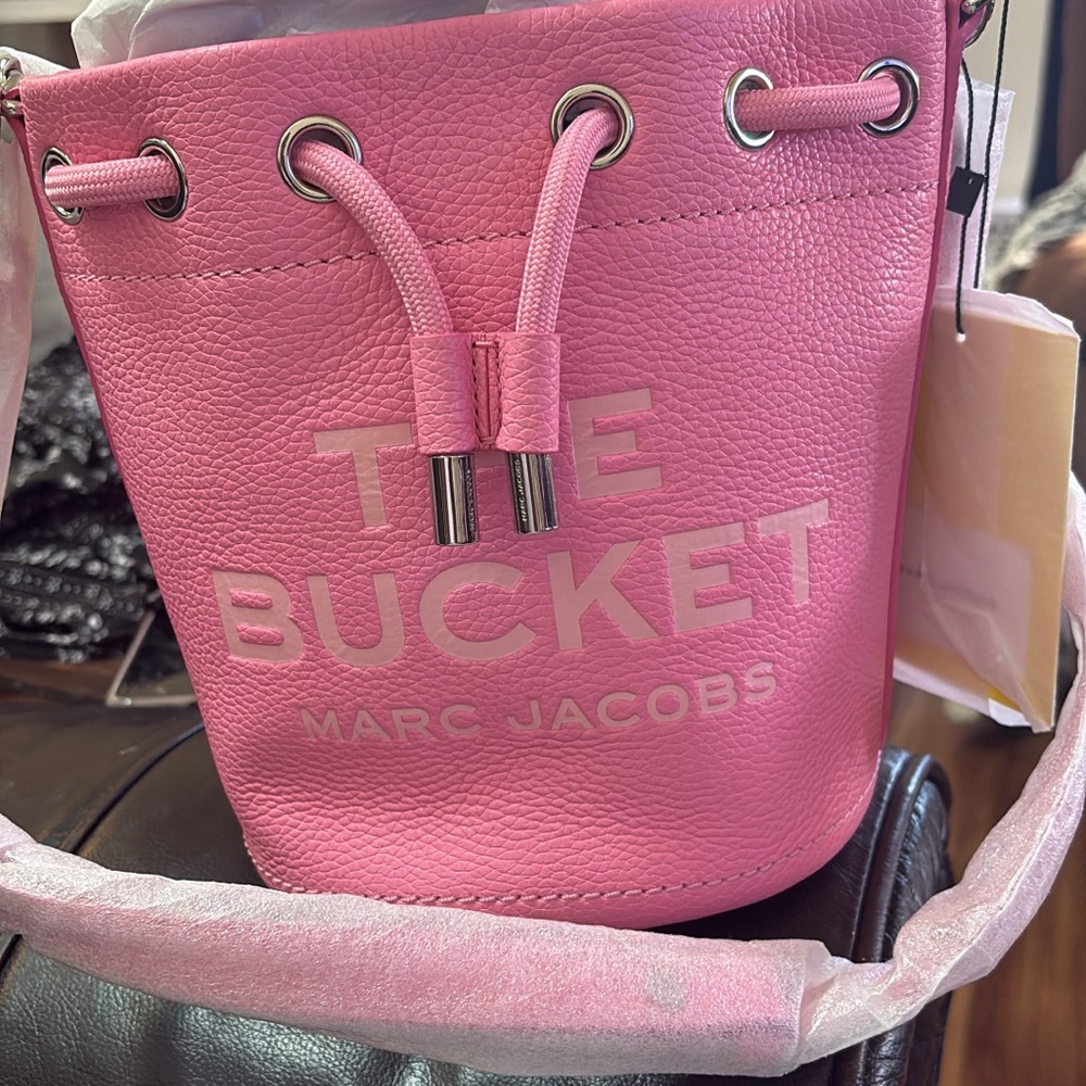 Marc Jacobs Vibrant Pink Bucket Shoulder Bag